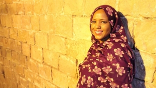 Aziza Brahim, az év világzenei szenzációja a Müpában