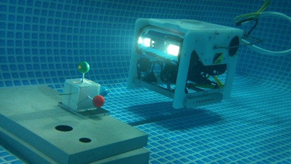 Teljesen önálló vezérlésű vízalatti járművet fejlesztettek ki Japánban