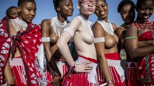 Betiltották a boszorkányságot az albínók védelmében Tanzániában