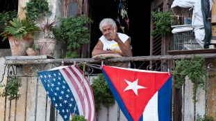 Kuba: jöhet az internet és a mobiltelefon