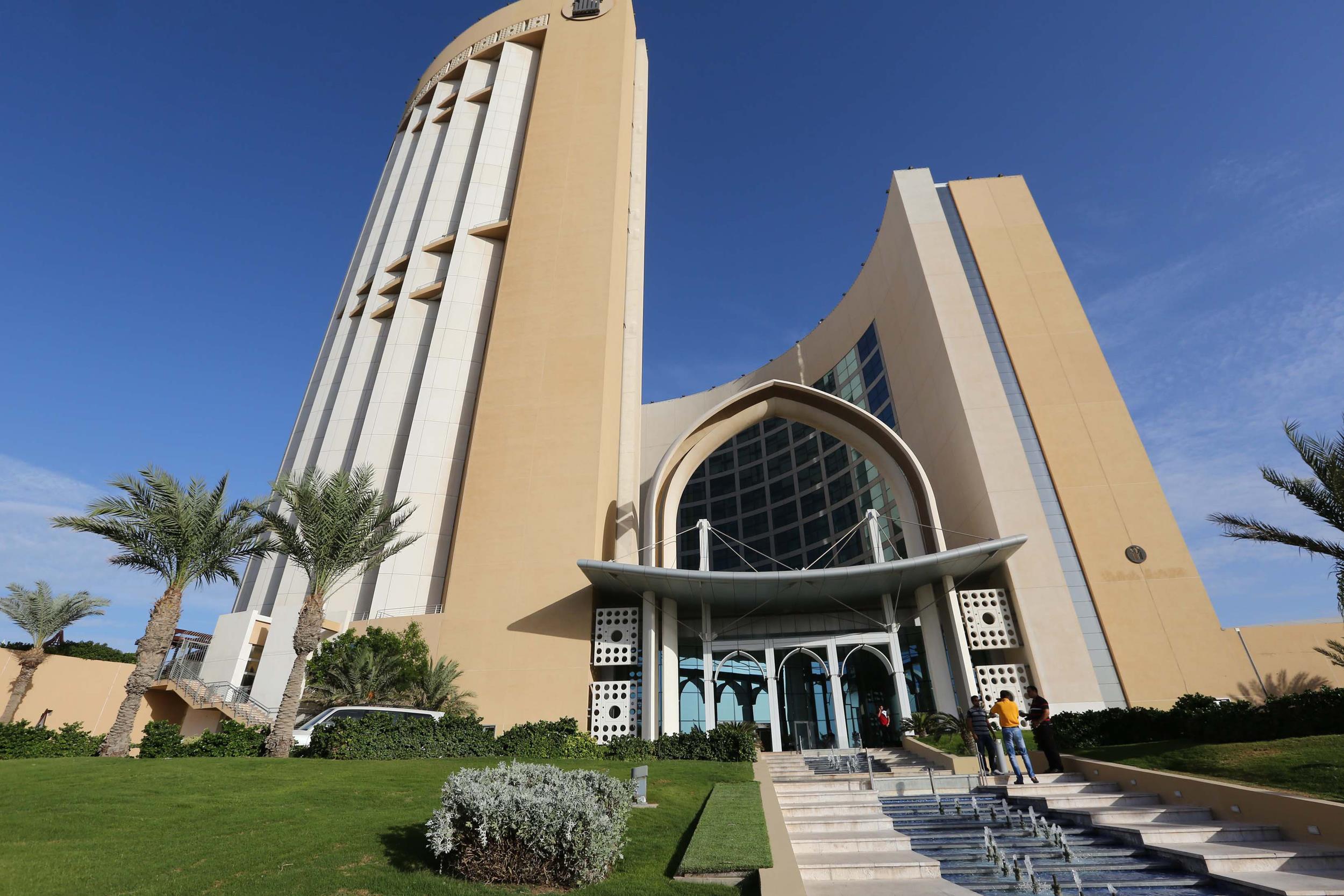 Támadás egy luxushotel ellen Tripoliban