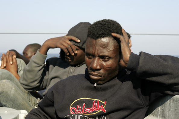Ismét százával mentettek afrikai menekülteket