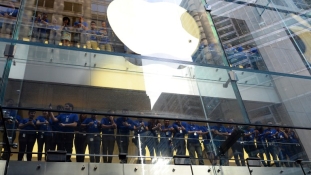 Termék- és technológiai újdonságot jelentett be az Apple