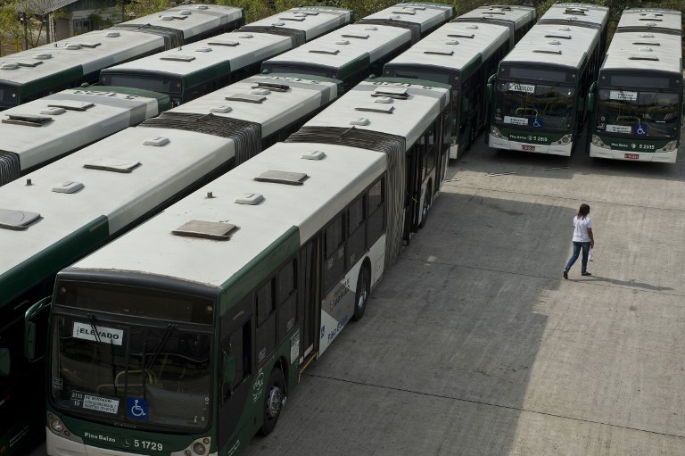 Ismét a buszjegy ára vitt ezreket az utcára