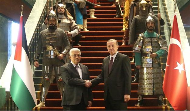 Erdogan oszmánkori díszlettel fogadta Abbászt