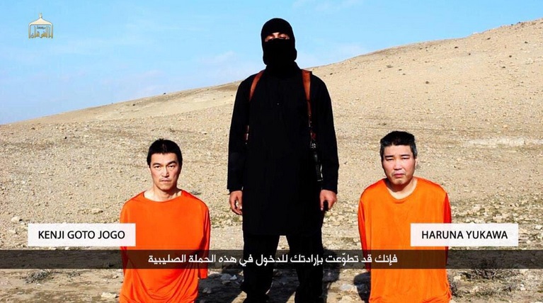 Két japán túsz kivégzésével fenyeget a Kalifátus