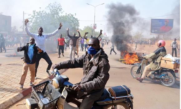 45 keresztény templomot gyújtottak fel a Charlie Hebdo miatt Nigerben