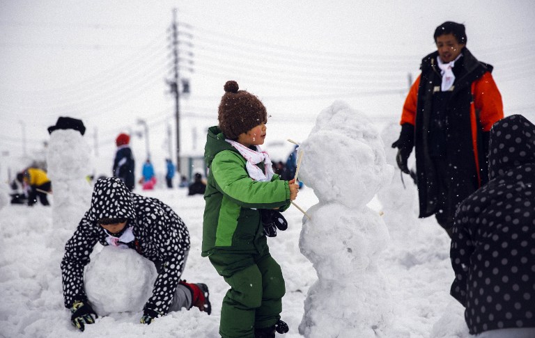Guinness rekord Japánban – 1585 hóember egy óra alatt
