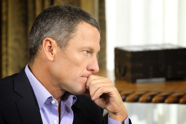 Lance Armstrong most az autóbalesetéről nem mondott igazat