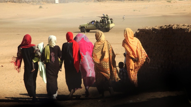 Több mint 200 nőt és kislányt erőszakoltak meg Darfurban