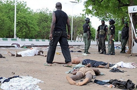 Száz ember torkát vágták el a Boko Haram harcosai Kamerunban