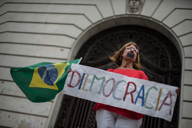 Brazília: tömegek követelték Dilma Rousseff távozását