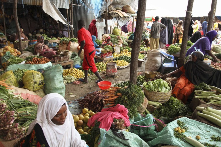 A hagyományos kofás piac legyőzhetetlen Afrikában