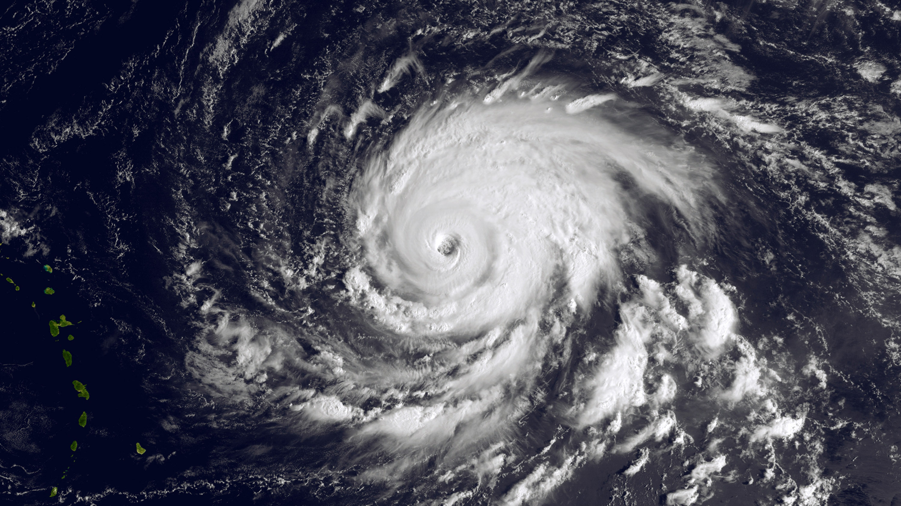 Nyolc átlag feletti hurrikánra számíthatunk az idén