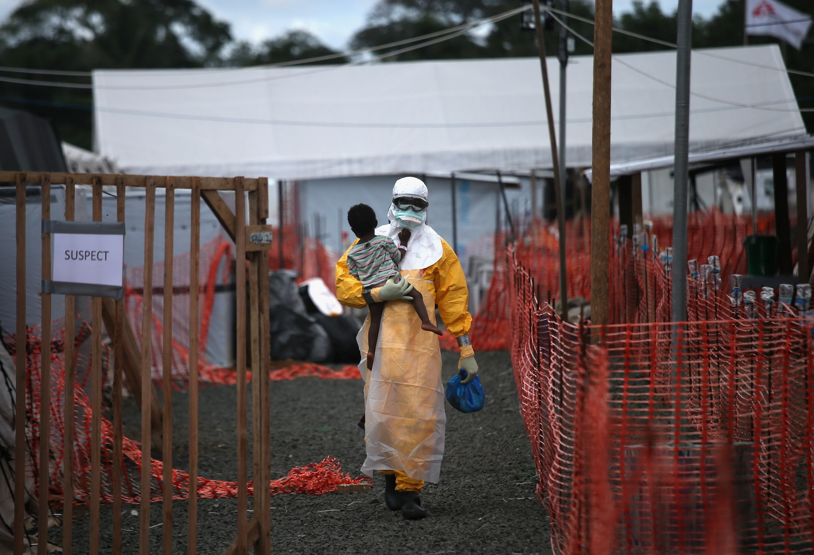 Ebola járvány visszavonulóban-10 ezer áldozat