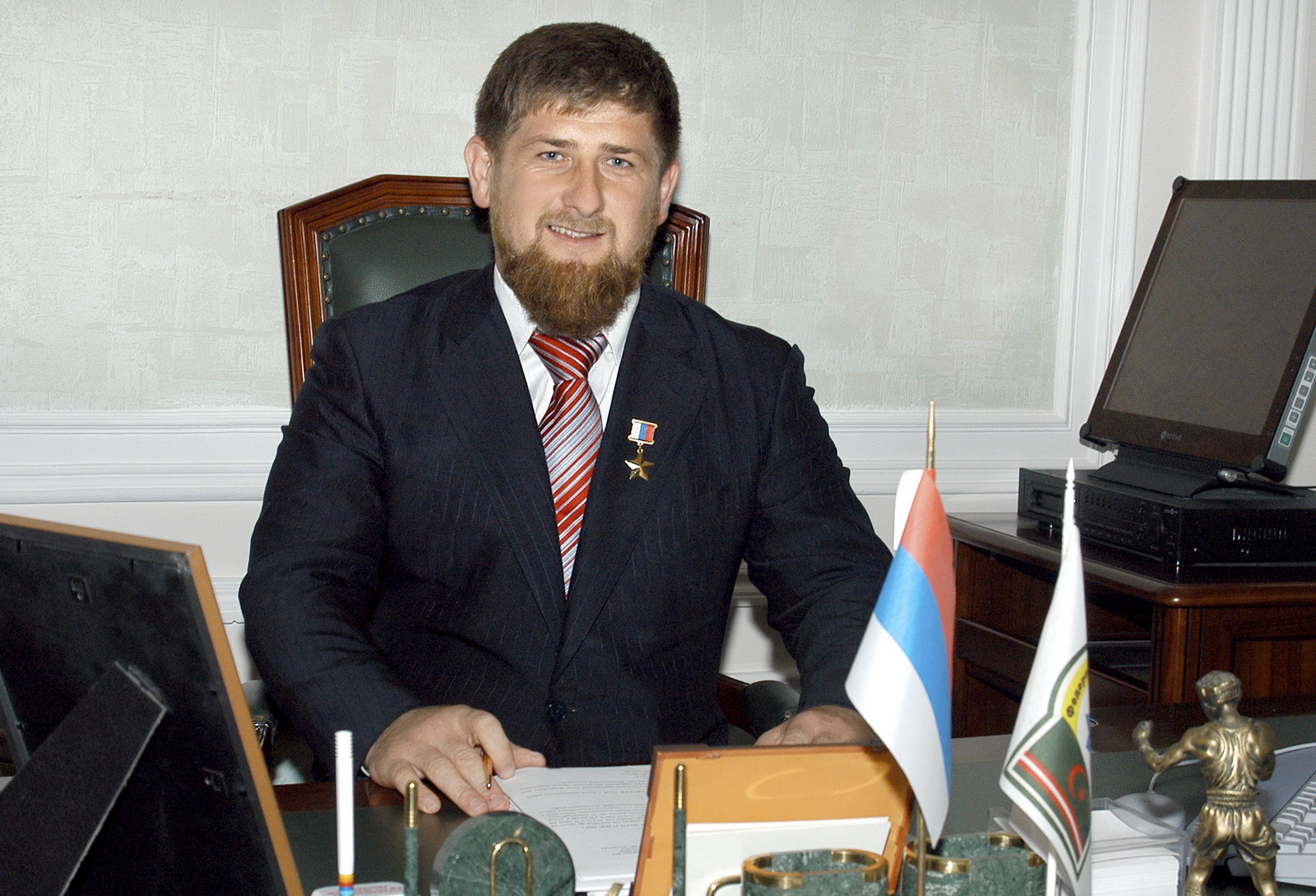 Putyin kitüntette Csecsenföld urát