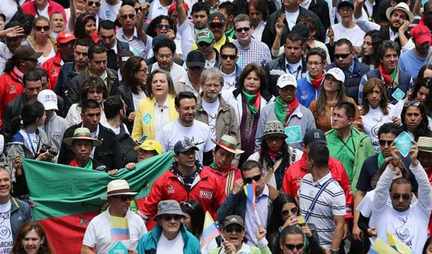 Kolumbia: tízezrek meneteltek a békefolyamat támogatására