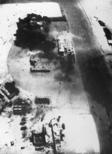 Lebombázott egyiptomi repülőtér a hatnapos háború alatt. 