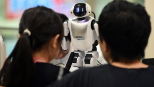 Nyikto nye átszúsztvujet-oroszul tanít a francia robot