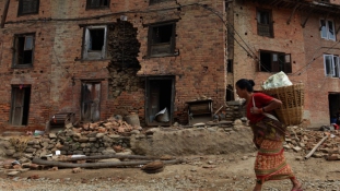 Földrengés után most lavina fenyeget Nepálban