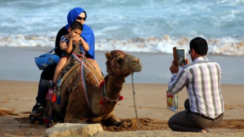 Iráni család az Ománi-öbölnél