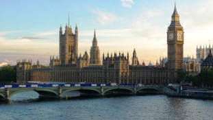 Először ül majd kínai honatya a brit parlamentben