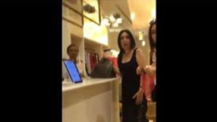 Megbüntetik Dubajban az asszonyt, aki szerinte illetlen ruhája miatt üvöltözött egy egyiptomi színésznővel