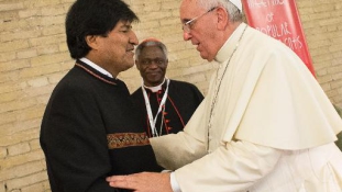 Bolívia: a pápalátogatás kibékíti a kormányt és a klérust