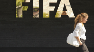 242 ezer dollár az átlagkereset a FIFA-nál