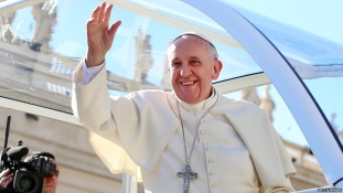 Ferenc pápa elindult a Remény Kontinense felé