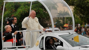 150920014046_sp_cuba_popemobile_624x351_afp_nocredit