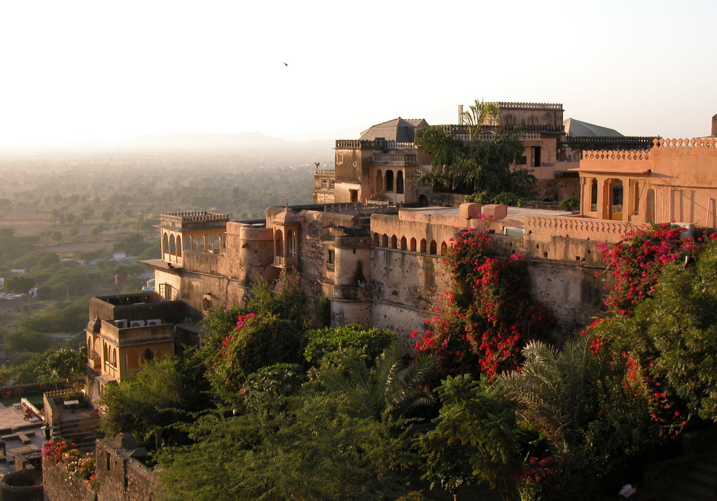 Új-Delhitől 122 kilométerre, Neemrana Fort-Palace