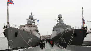 Az oroszok már a Kaszpi-tengerből is Szíriát lövik