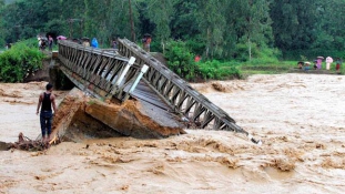 Földcsuszamlás Mianmarban – legalább 90 halott a jádebányánál