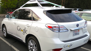 Egyre jobb a Google önvezető autója, de még korántsem tökéletes