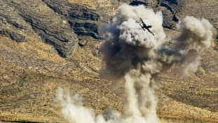 Több millió dollárt bombázott szét az amerikai légierő