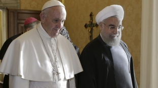 Imádkozzon értem! – kérte az iráni elnök a pápát