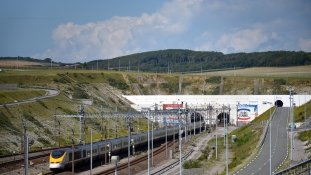 Megrohamozták a Csalagutat