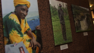 Egy orvos képei Afrikáról – Jakkel Anna kiállítása a Hotel Héliában