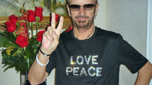 Ringo Starr sem megy a vizelést szabályozó tagállamba