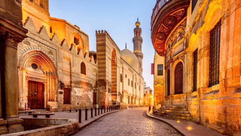 Al Muezz – régi mecsetek utcája Kairóban