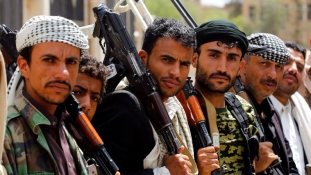 Csaknem ezer al-kaidással végeztek Jemenben