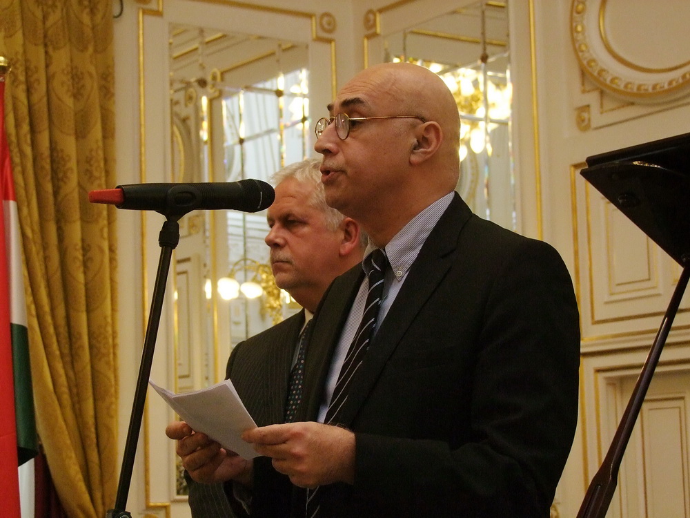 Zaza Kandelaki úr Georgia magyarországi nagykövete és Csutora Zsolt keleti nyitásért  felelős helyettes államtitkár