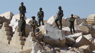 Felvételeket tettek közzé a szíriai hadsereg rakkai előrenyomulásáról