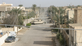 Falludzsa központjában az iraki hadsereg