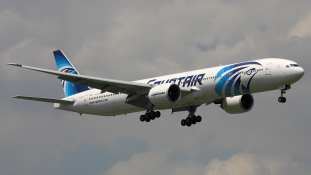 Az egyiptomi Airbus a levegőben darabjaira szakadhatott
