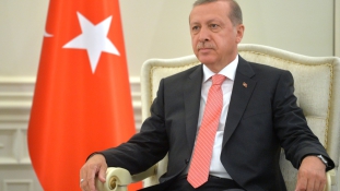 Mostantól Erdogannak jelent a török hírszerzés