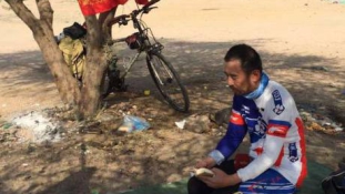Bringán futott be egy kínai zarándok Szaúd-Arábiába