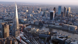 Honnan jön olyan sok pénz a londoni ingatlanpiacra, ahol az áremelkedés megállíthatatlanul folytatódik ?