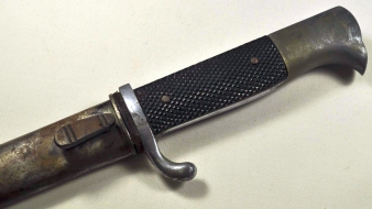 Tinik készültek bajonettel merényletre Ausztráliában